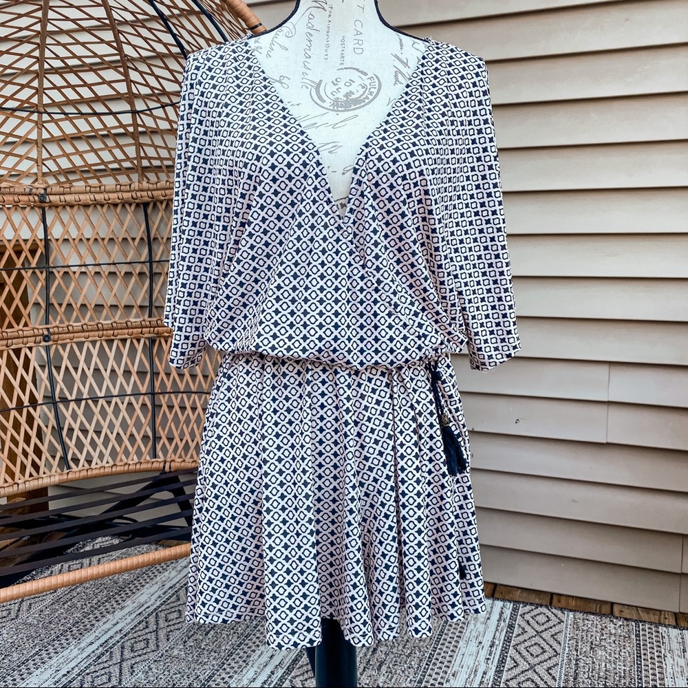 NWT Blues & Grey’s Print Shorts Romper Size Large